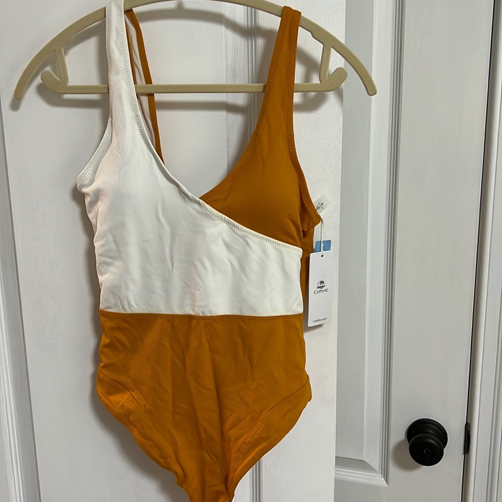 Cupshe bathing suit, NWT, Med